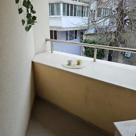 Apartman Central, Quiet And Modern With Private Parking Várna